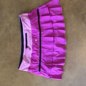 Lululemon Fuchsia Pace Setter running skirt